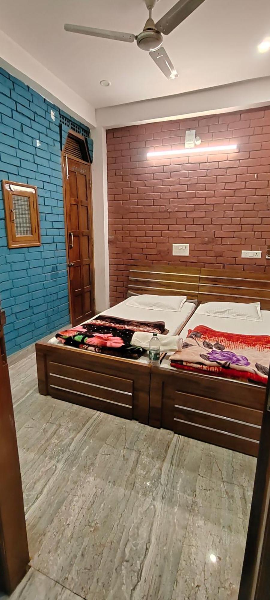 Chota Gokuldham Varanasi